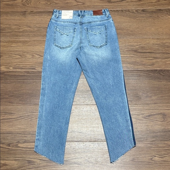 Unpublished Heather Two Tone High Waist Mom Jeans NWT Size 26 Light & Dark Denim - Picture 3 of 9